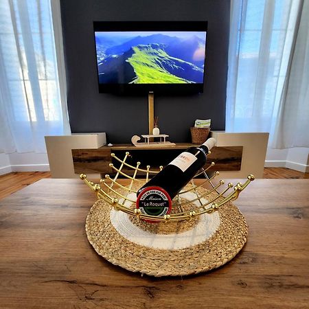 Chaleureux Appartement Refait A Neuf Vic-sur-Cère Buitenkant foto