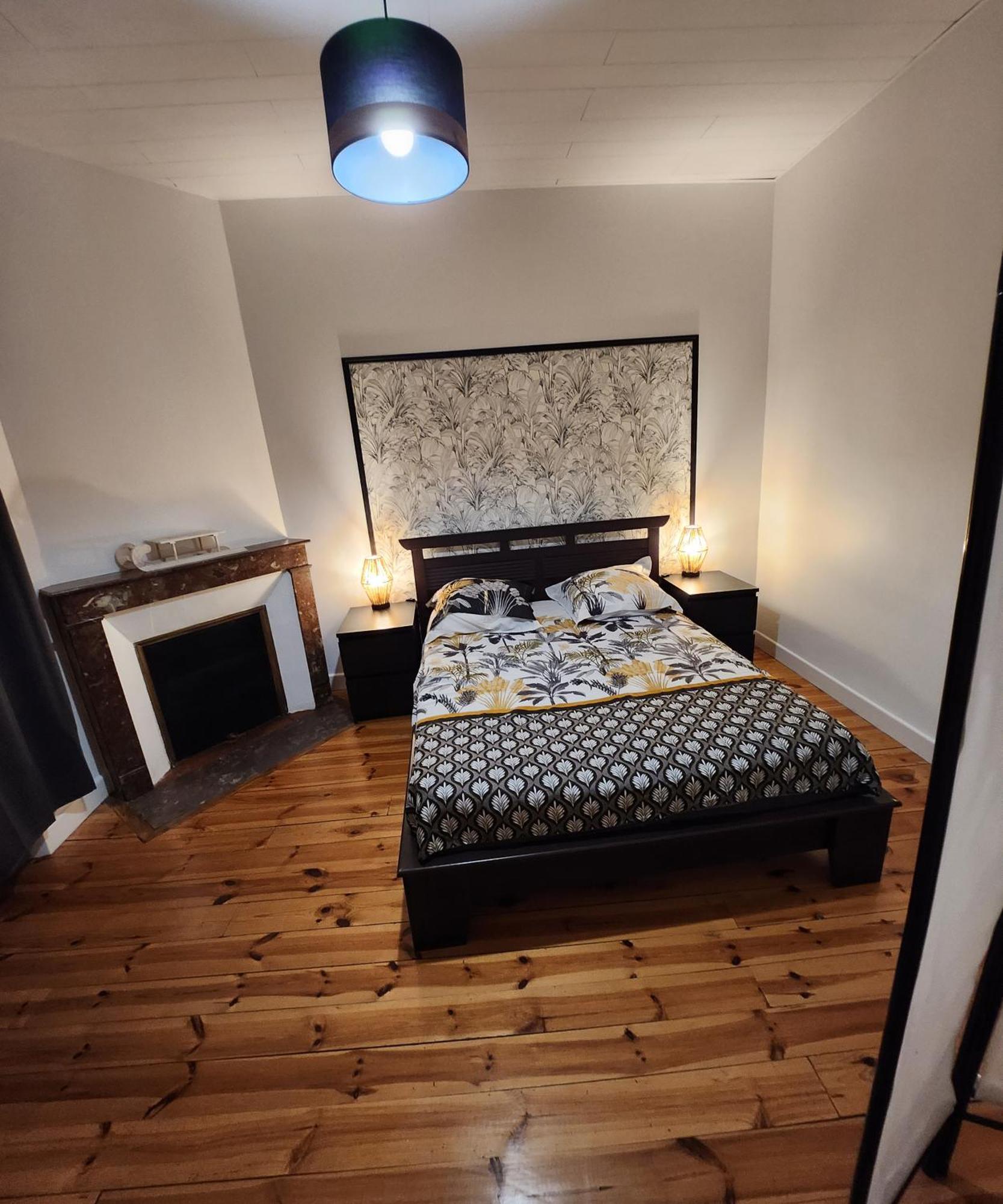 Chaleureux Appartement Refait A Neuf Vic-sur-Cère Buitenkant foto